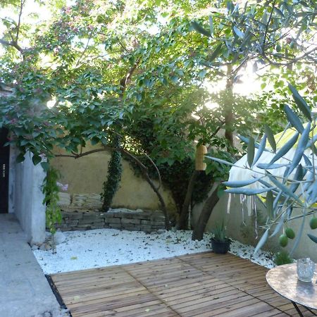 La Summer House Avec Jardin Arles Bagian luar foto