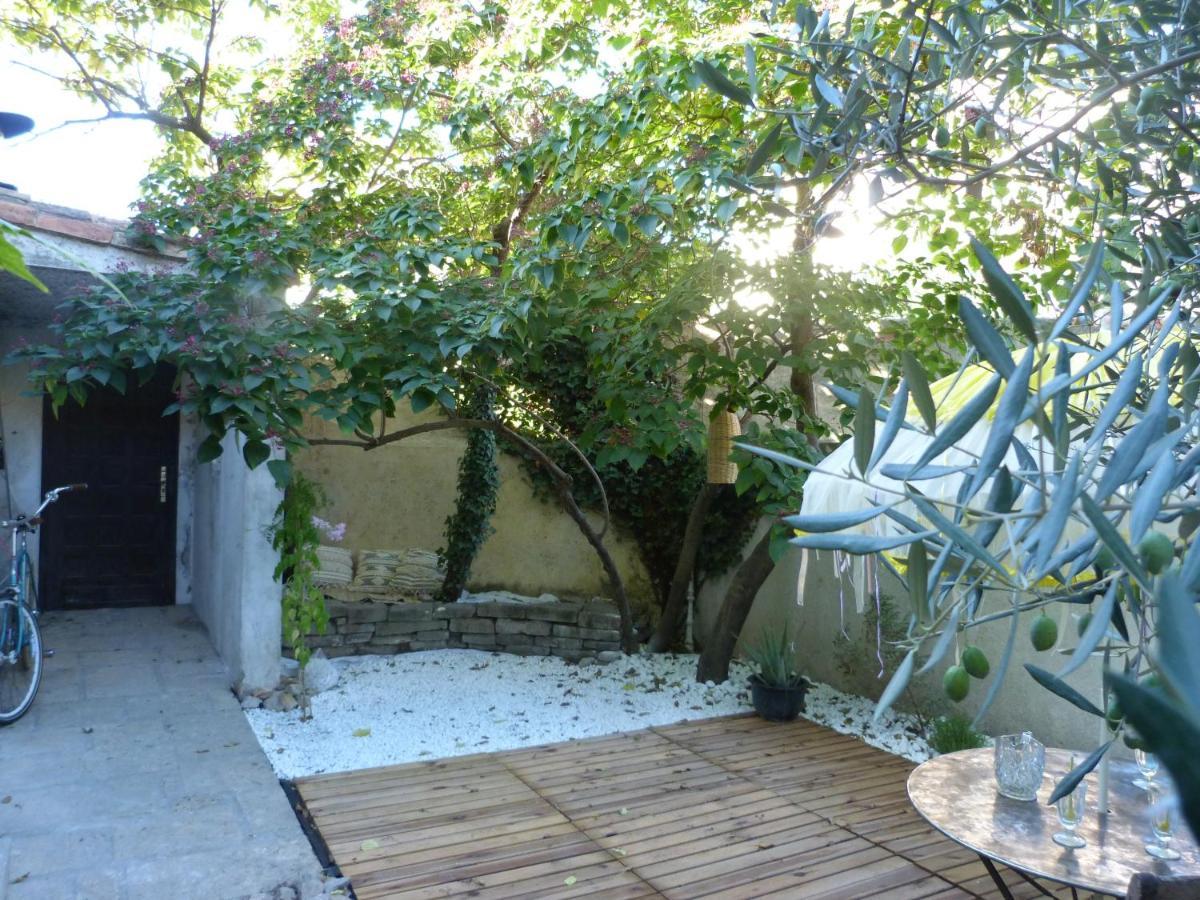 La Summer House Avec Jardin Arles Bagian luar foto